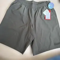 新品未使用タグ付き　Coleman カーキー　ショートパンツ 水陸両用パンツXLのサムネイル