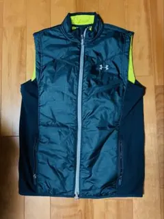 や*ま様 美品⭐︎UNDER ARMOUR 中綿ダウンベスト　メンズ