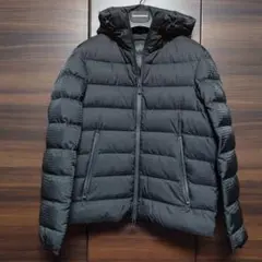 【未使用】EMPORIO ARMANI ダウンジャケット　今シーズンモデル