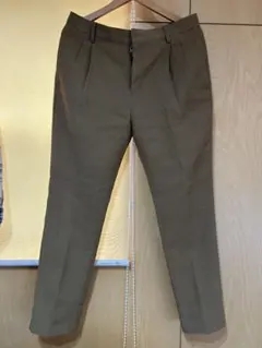 ノンネイティブ ベージュ ツータック　チノパンのサムネイル
