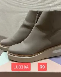 ヒールがポイント◎LUCIDA 39サイズ ベージュショートブーツ