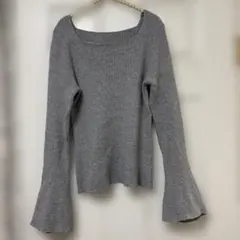 ★GRLライトグレー フレアスリーブ　スクエアネックオフショルダー　リブニット