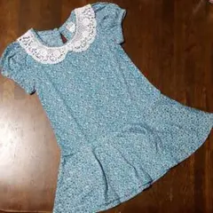 新品未使用 ベビー レース襟の小花のワンピース  90