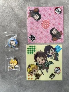 鬼滅の刃 くら寿司 ビッくらポン ラバーアクセサリー＆缶バッチ&シート