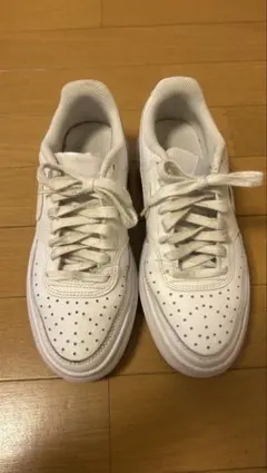 NIKE ホワイト シューズ スニーカー コートビジョンアルタ 24cm