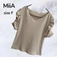 MiiA リブ編み Vネック トップス Fサイズのサムネイル