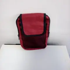 レッドショルダーバッグ メッシュポケット付き