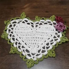 ハートモチーフ　ドイリー　コースター　　かぎ針編　レース編み　ベージュ