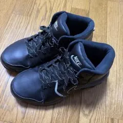NIKE メンズ スニーカー ブラック　冬靴　滑り止めあり