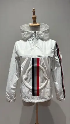 モンクレール　MONCLER VAUG ナイロンパーカー　レディース　XS Sのサムネイル