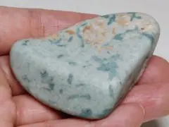 糸魚川272 翡翠 65g ヒスイ 原石 鑑賞石 自然石 誕生石 鉱物 鉱石