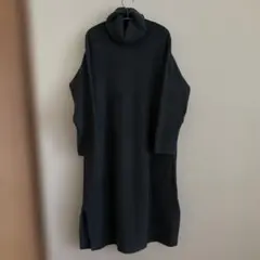 グリーン　タートルネック ニットワンピース