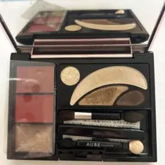 AUBE couture デザインニングジュエルコンパクトV 03のサムネイル