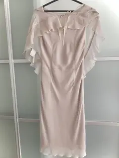 ピンクのビーズ装飾　ワンピース