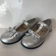 べべ　Bebe シルバー リボン付き フォーマルシューズ