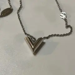 Louis Vuitton V ネックレス シルバーのサムネイル