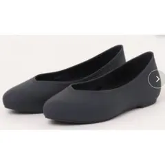 crocs 22cm サイズ6 ブルックリン ポインテッド フラットパンプス 黒のサムネイル