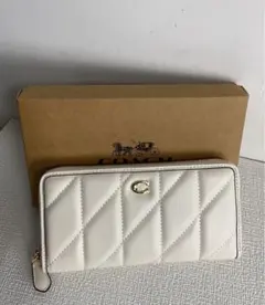COACH 二つ折り財布 ホワイト キルティング 新品未使用】COACH コーチ 折り財布 ホワイト キルティング 二つ折り