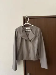 Item thumbnail for item cbb6a1b2-d2d2-42e2-973d-45df20a1f970