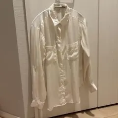 値下H&M ホワイト長袖レーヨンシャツ 2ポケット付き　袖留あり襟経年よごれあり