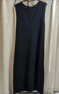 【完売品】GU　Vネック　ノースリーブニットワンピ