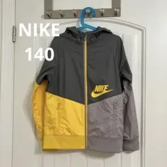 未使用に近い　NIKE ウインドブレーカー　140cm