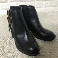 ZARA サイドジップ　ショートブーツ
