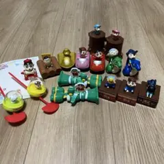 クレヨンしんちゃん おもちゃ まとめ売り ハッピーセット すき家　レア　ゴールドのサムネイル