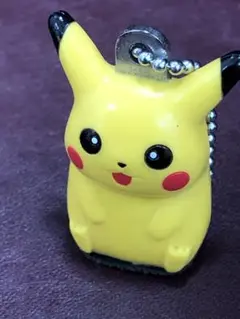ピカチュウ　キーホルダー　キャラクター　ポケモン　ポケモングッズ