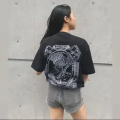 JUEMI（ジュエミ）バックロゴtシャツ/ブラックのサムネイル