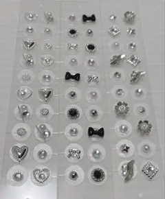 18時までお値下げサービス品！　耳ツボジュエリー６０粒　金アレ対応