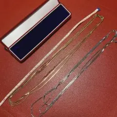 ゴールドカラー　シルバーカラー　ネックレス2点セット　３連ネックレス　80cm程