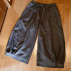 ダークグレー　デザインパンツ