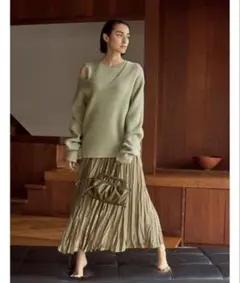 《新品タグ付き》ミラオーウェン 深Vニットワッシャースカートレイヤードワンピース