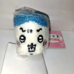 ちいかわ　もこもこ　ポーチ　ハチワレ