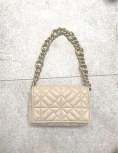 zara ベージュ　キルティング　バッグ　チェーン　ステッチ　ザラ