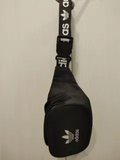 adidas ボディバッグ ブラック PRIMEGREEN