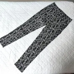 試着のみ新品未使用ローリーズファーム　フロッキープリントレギンスパンツ