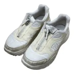 ゆ*え様 UGG ジッパー付きホワイトスニーカー