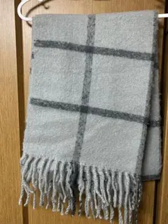 チェック柄　マフラー　グレー