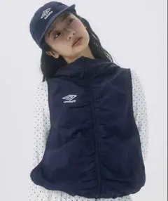 umbro×fekete】ギャザーフーディーベスト - メルカリ