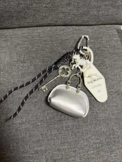 新品　少々B品　馬　ホース　鍵　バッグ　キーホルダー　カラナビ付き