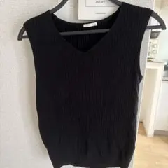 リブ編み ブラック ノースリーブ Vネック