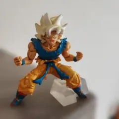 ドラゴンボールHG　超サイヤ人孫悟空 フィギュア 戦闘ポーズ