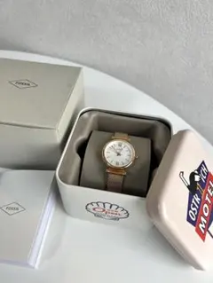 【美品】FOSSIL レディース腕時計 ゴールド メッシュベルト 箱付きのサムネイル