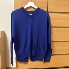 green label relaxing 青 Vネック 長袖セーター