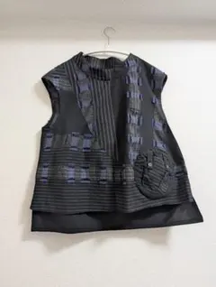 専用です。慈雨　ベスト　wool 黒 x 裁ち切りアップリケ　 新品未使用 2026年最新】慈雨 ベストの人気アイテム - メルカリ