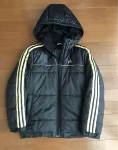 adidas フード付きブラック/ゴールド 中綿ジャケット コート 140サイズ