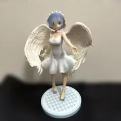 天使のキャラクター フィギュア 白いドレス