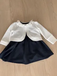 リボン付きネイビードレスとホワイトカーディガンセット　90センチ